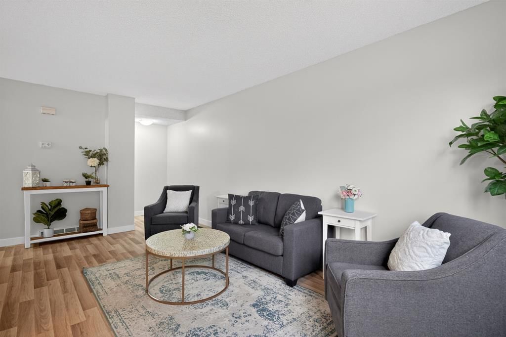 86, 203 Lynnview Road SE, Calgary — photo 3 of 32