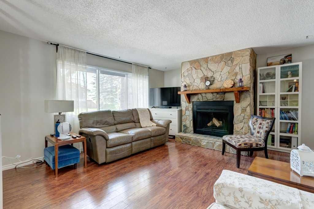 495 Queen Charlotte Road SE, Calgary — photo 3 of 33