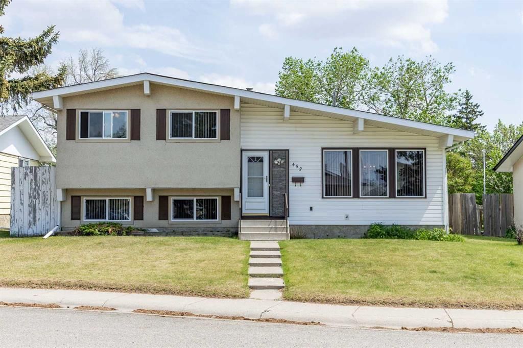 452 Manora Way NE, Calgary — photo 2 of 44