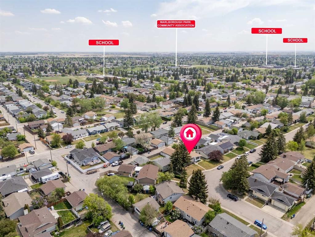 452 Manora Way NE, Calgary — photo 5 of 44