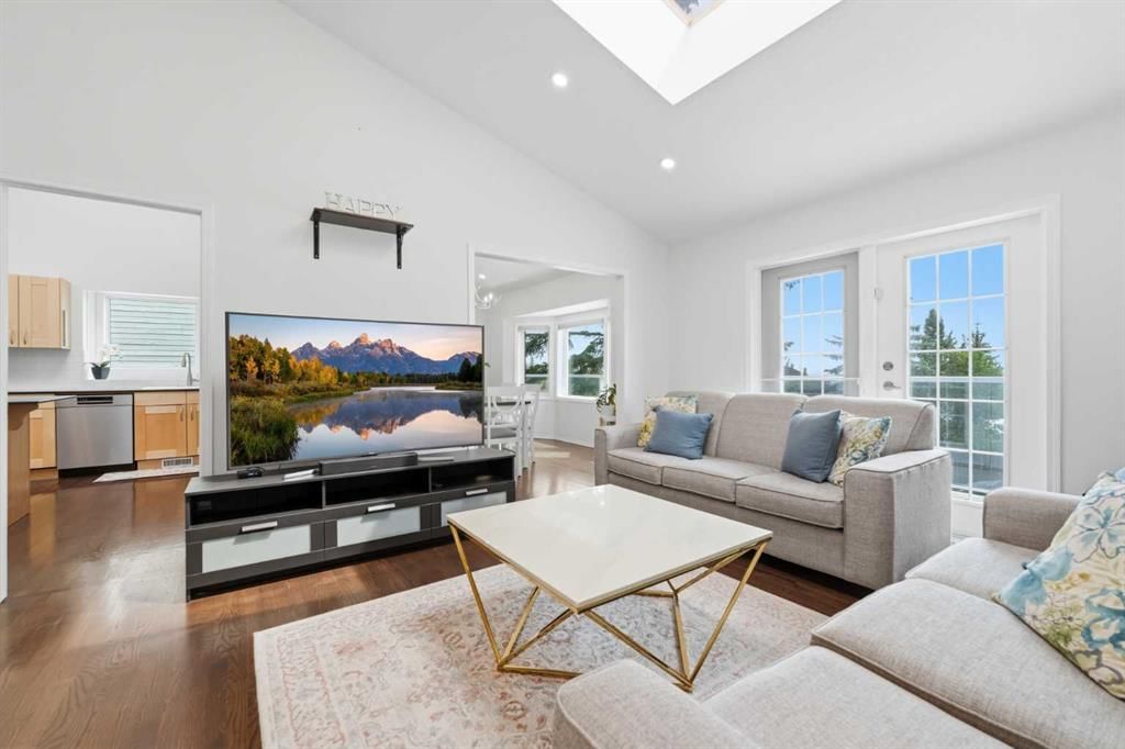 84 Coach Gate Way SW, Calgary — photo 5 of 39