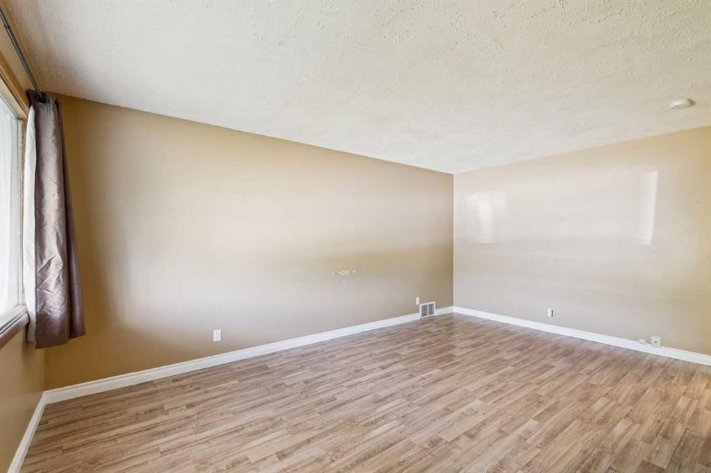 918 38 Street SE, Calgary — photo 5 of 29