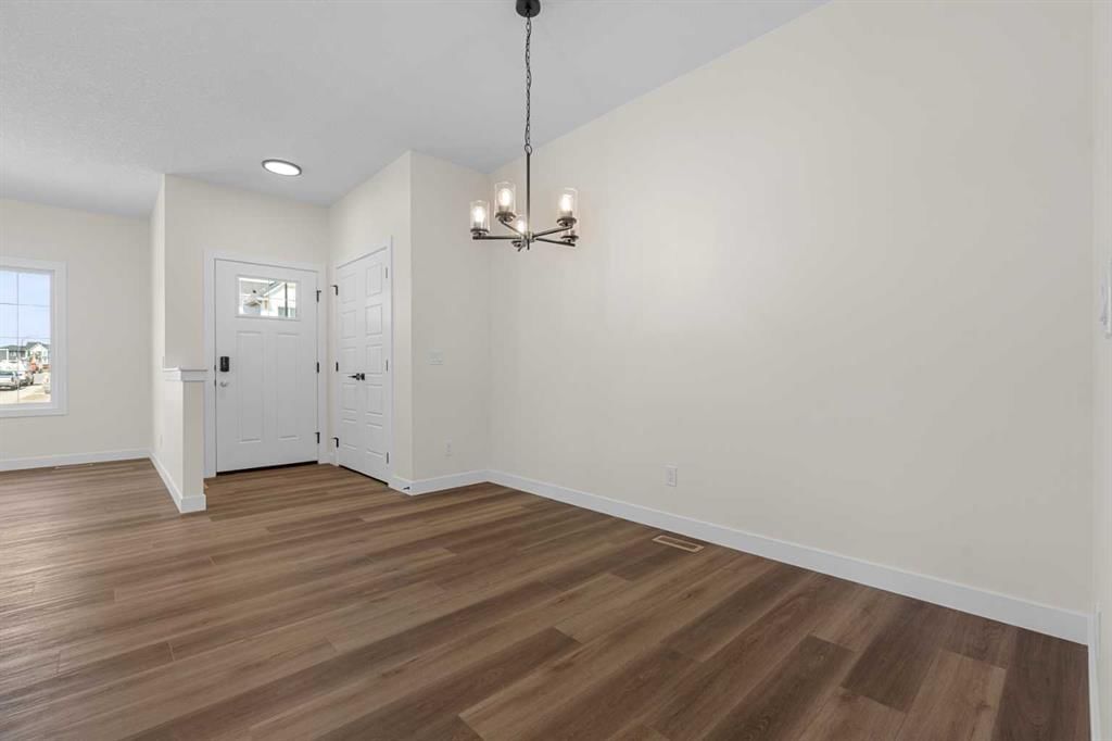 568 Buffaloberry Manor SE, Calgary — photo 3 of 49
