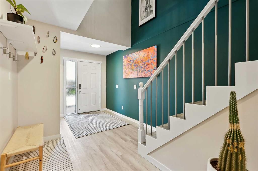 109 Coachway Lane SW, Calgary — photo 2 of 47