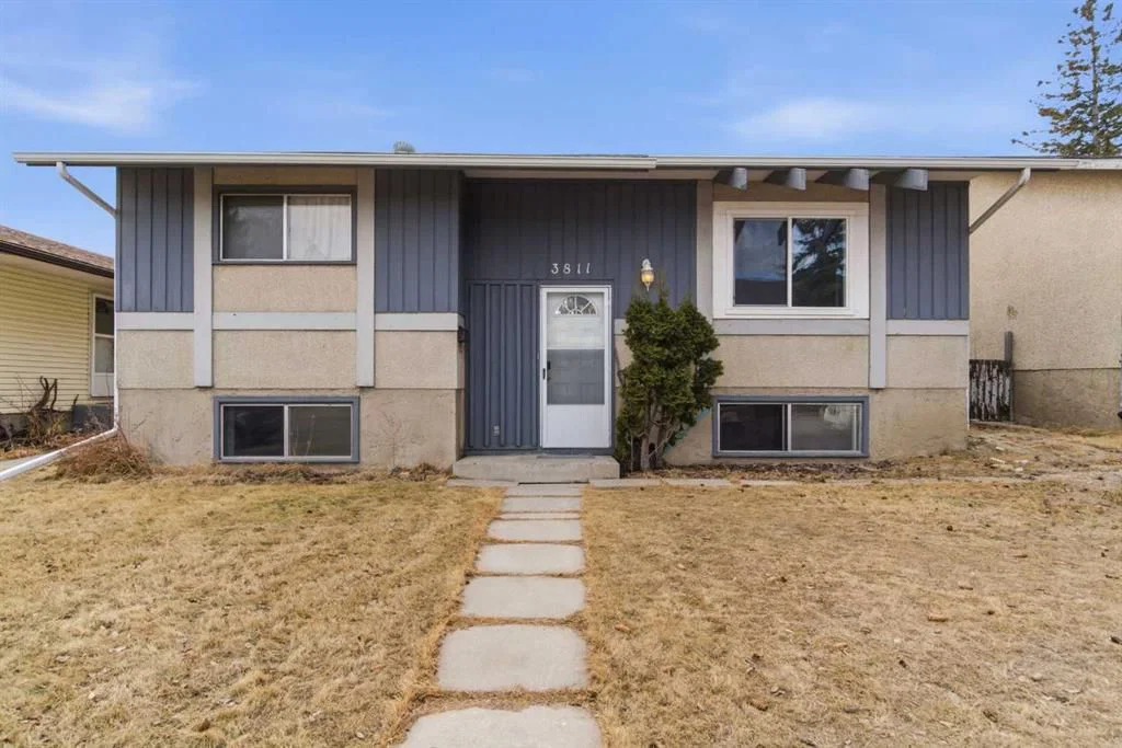 3811 14 Avenue NE, Calgary — photo 2 of 44
