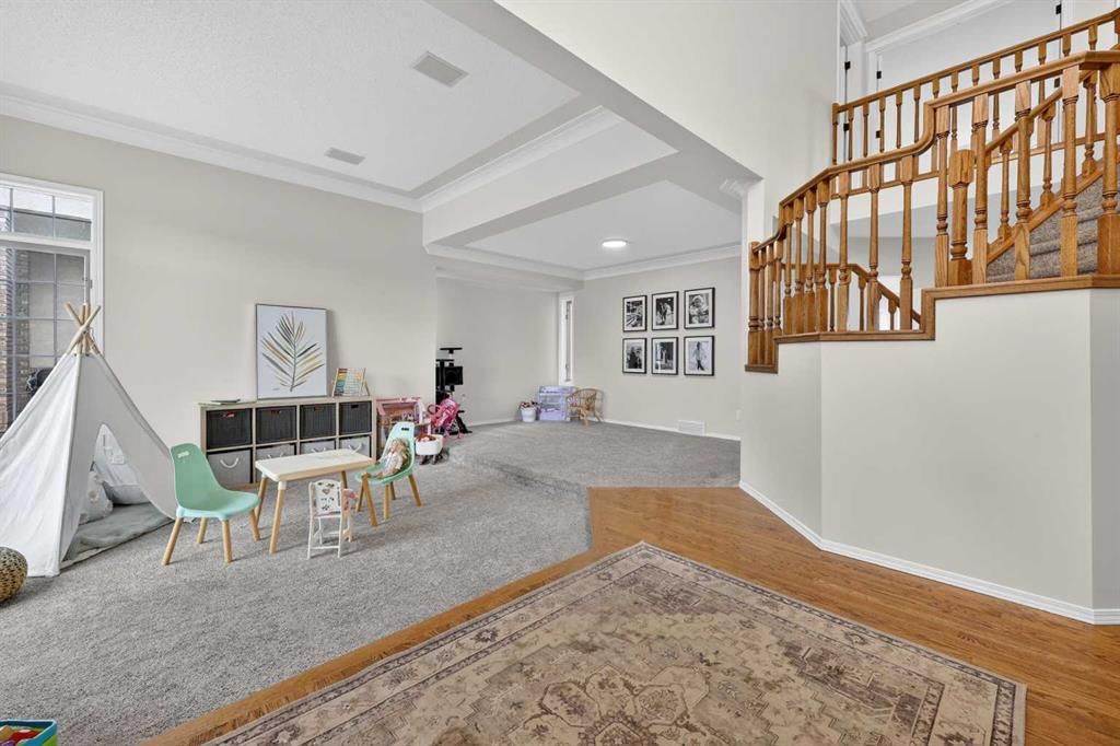 11212 Valley Ridge Drive NW, Calgary — photo 4 of 48