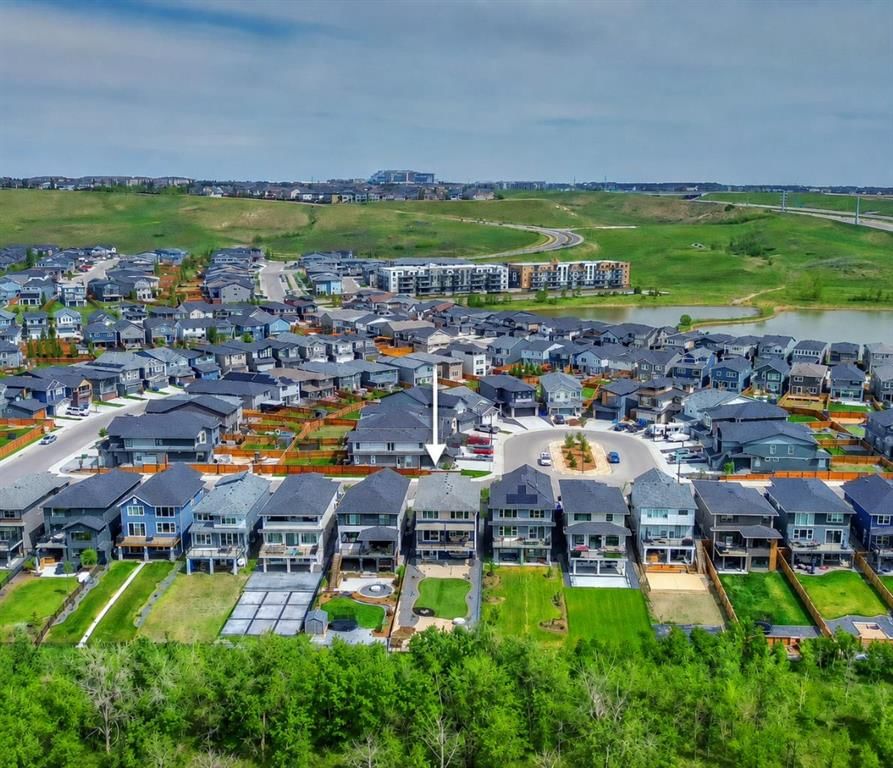 548 Cranbrook Gardens SE, Calgary — main listing photo
