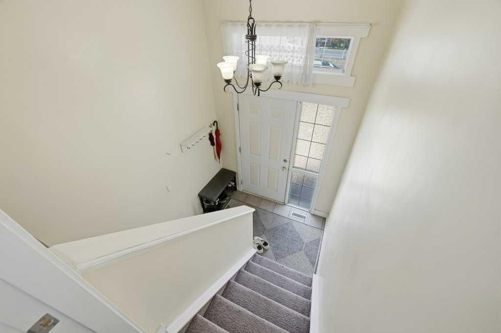 141 Martin Crossing Crescent NE, Calgary — photo 4 of 41