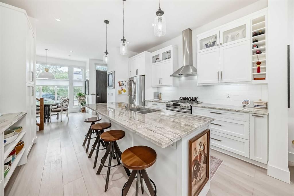 1048 Regal Crescent NE, Calgary — photo 5 of 45