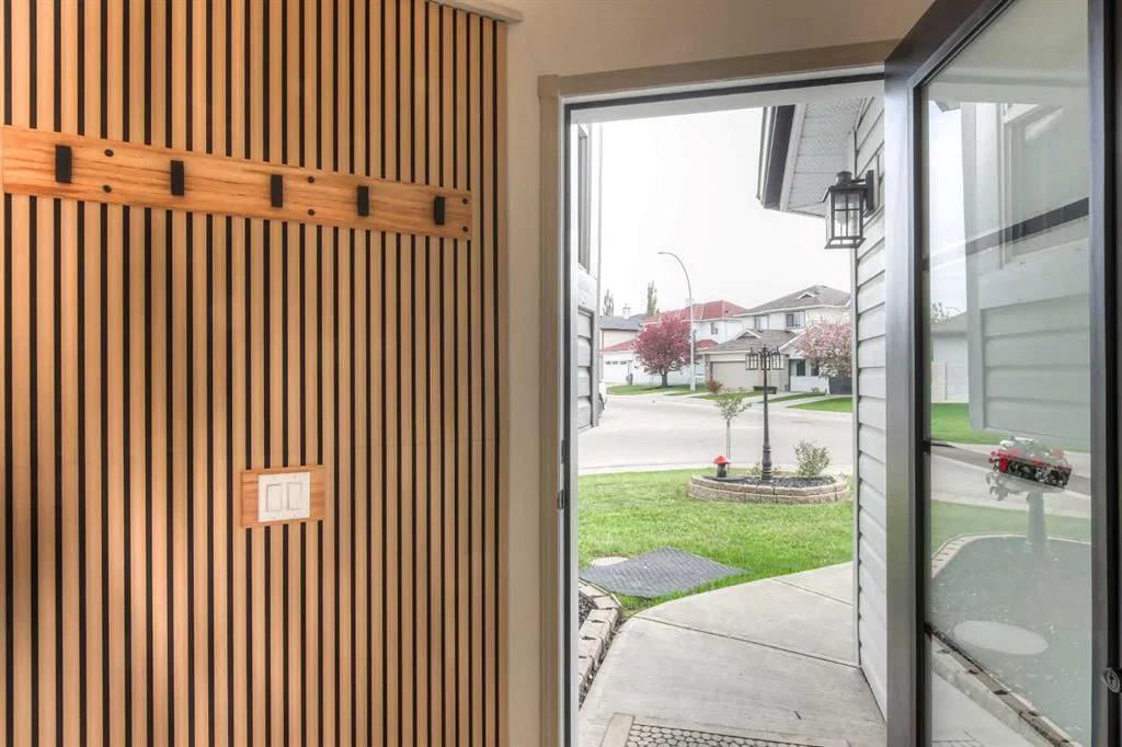 81 Coventry Circle NE, Calgary — photo 3 of 42