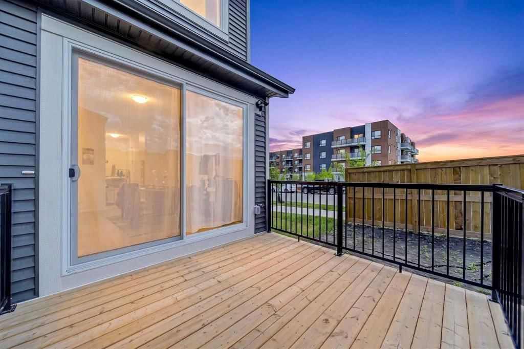 264 Edith Place NW, Calgary — photo 5 of 41