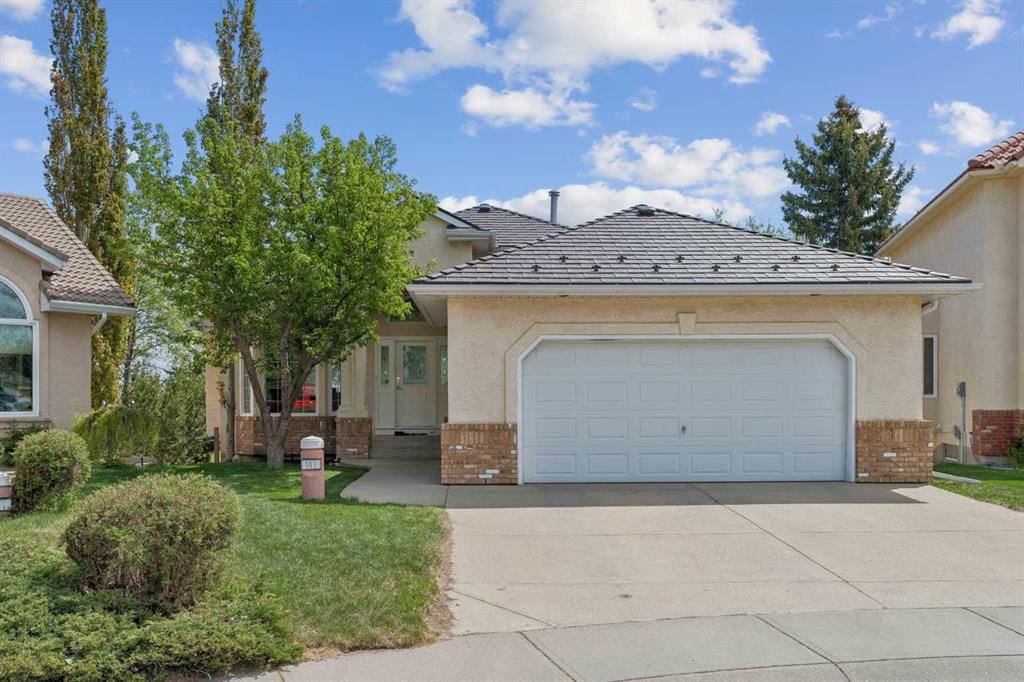 147 Hamptons Heath NW, Calgary — photo 2 of 50