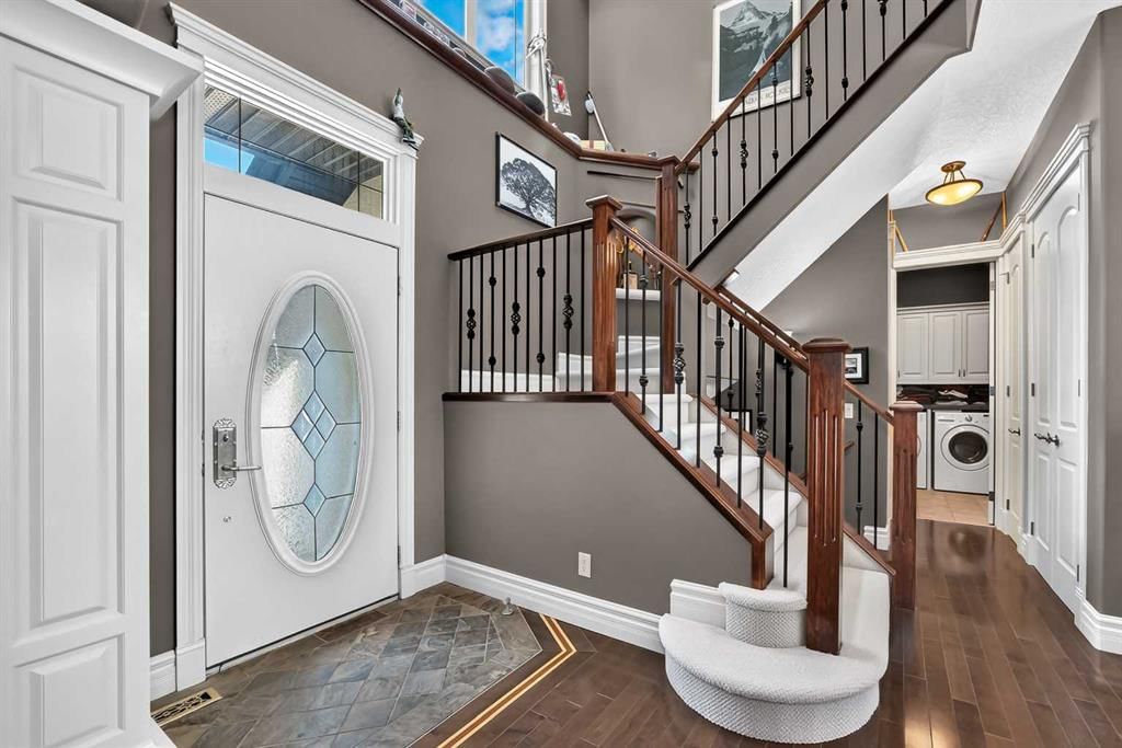 18 Royal Ridge Link NW, Calgary — photo 3 of 50