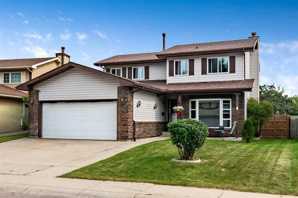 36 Millside Way SW, Calgary — photo 2 of 50