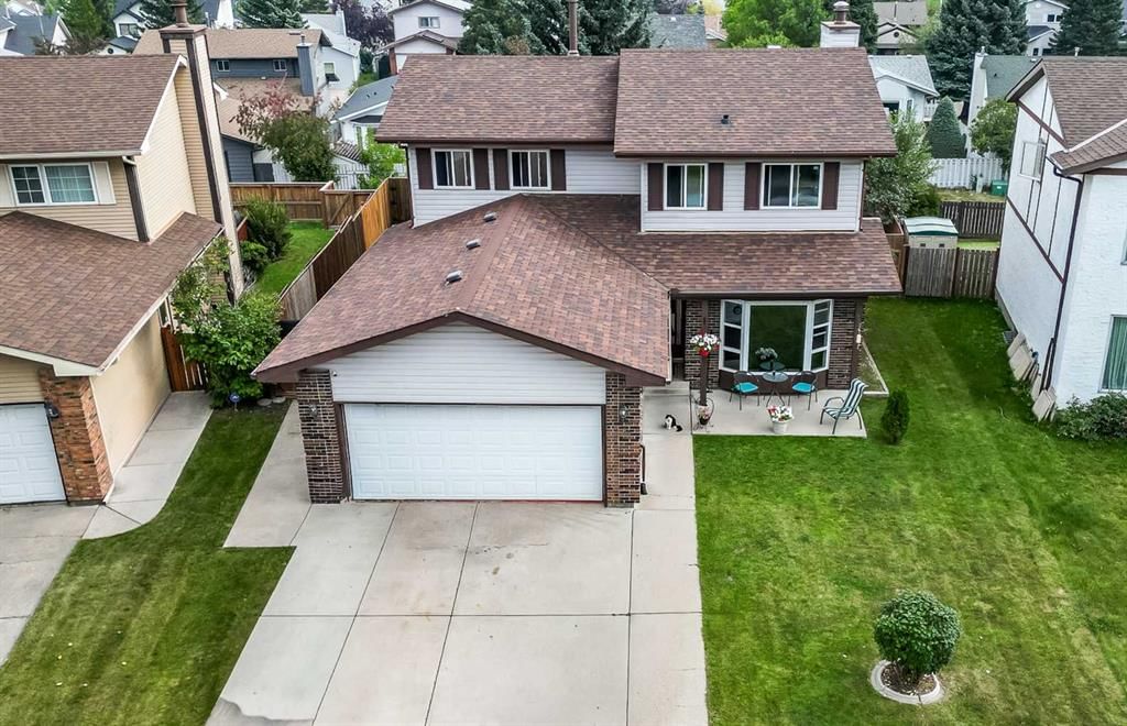 36 Millside Way SW, Calgary — photo 3 of 50