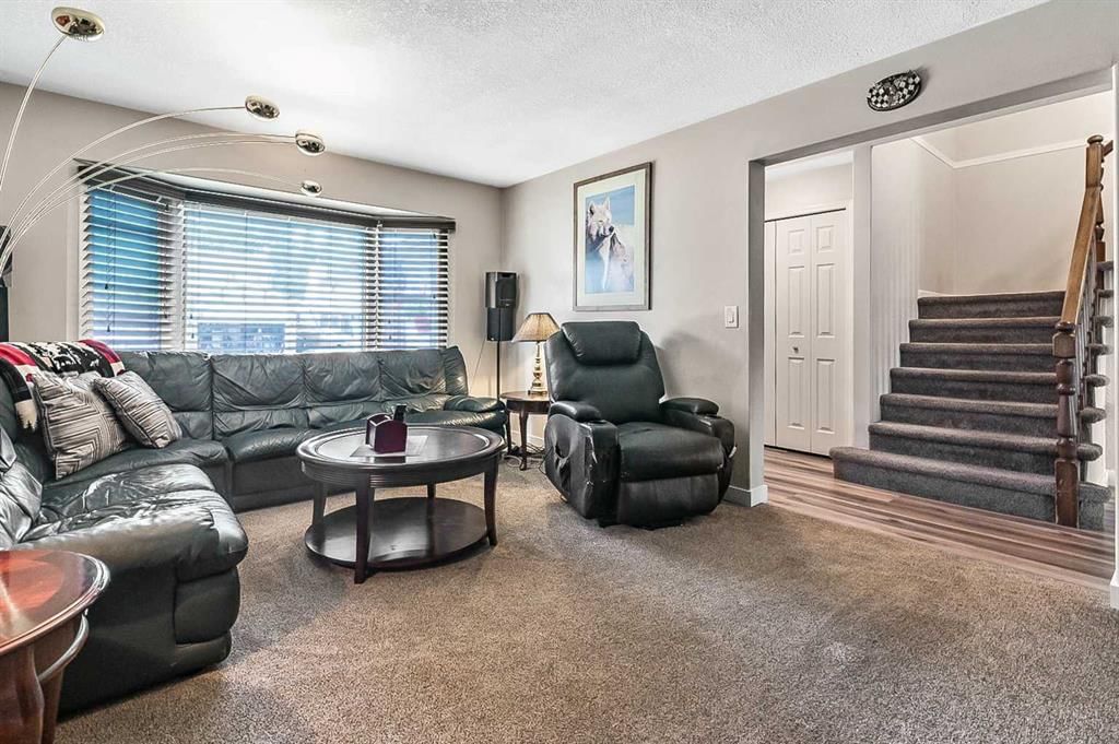 36 Millside Way SW, Calgary — photo 5 of 50