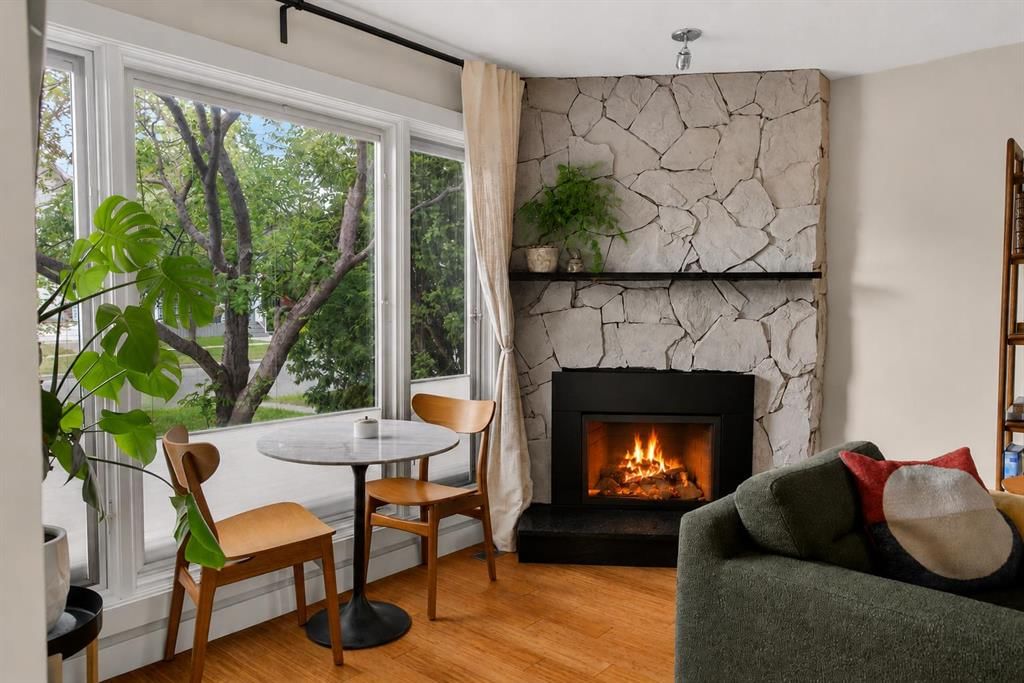 2232 26A Street SW, Calgary — photo 4 of 50