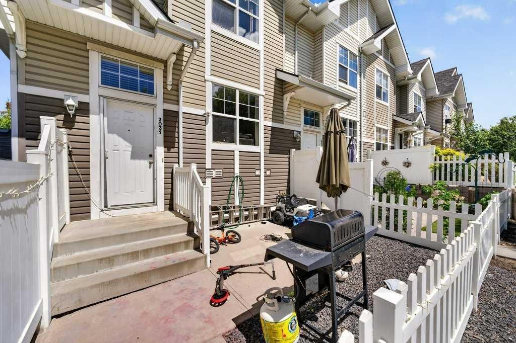 3031 New Brighton Gardens SE, Calgary — photo 2 of 37