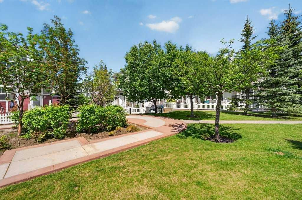 3031 New Brighton Gardens SE, Calgary — photo 4 of 37