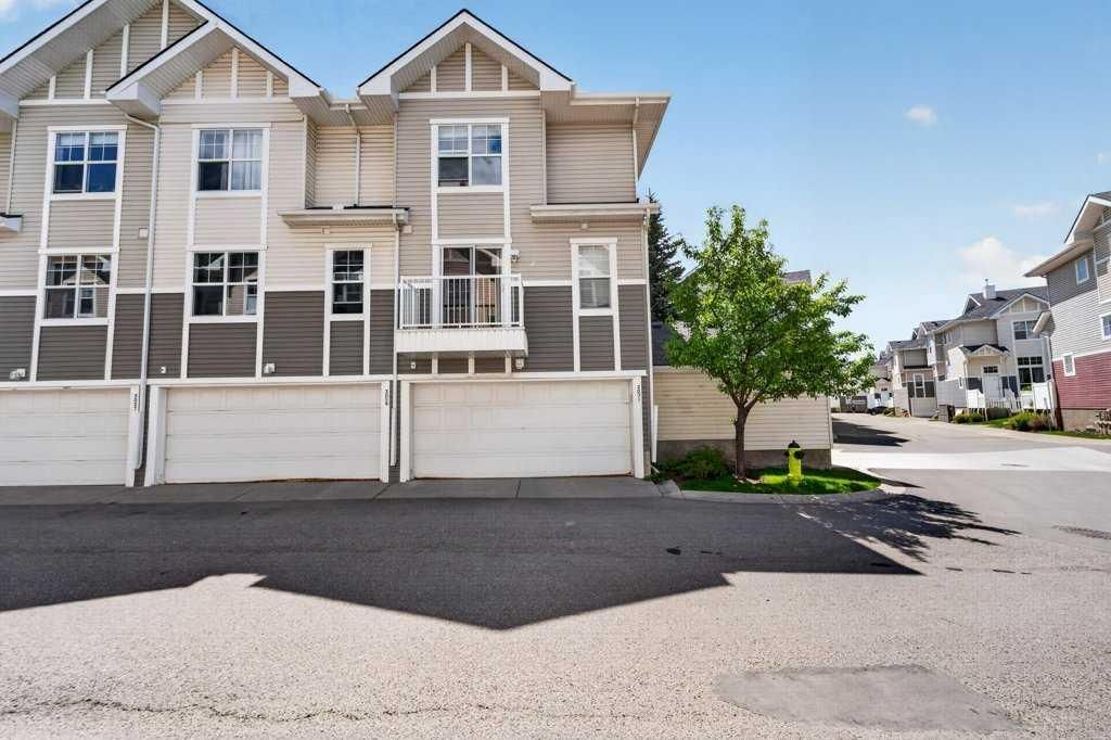 3031 New Brighton Gardens SE, Calgary — photo 5 of 37