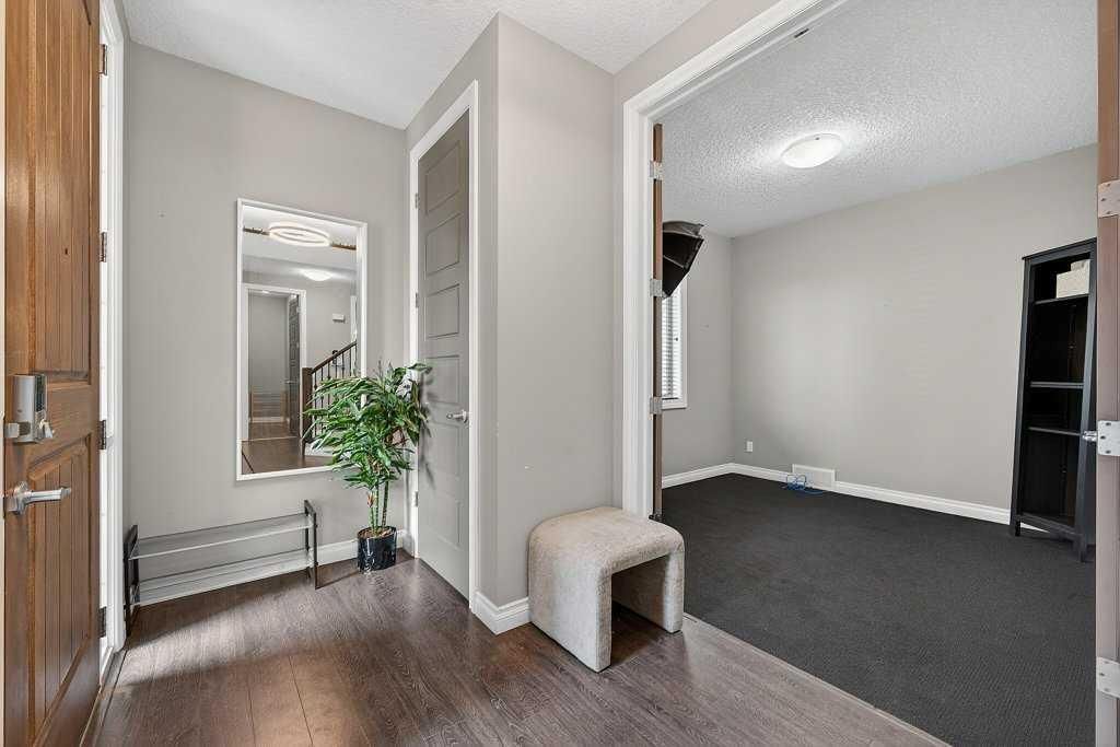 76 Rainbow Falls Boulevard, Chestermere — photo 2 of 49