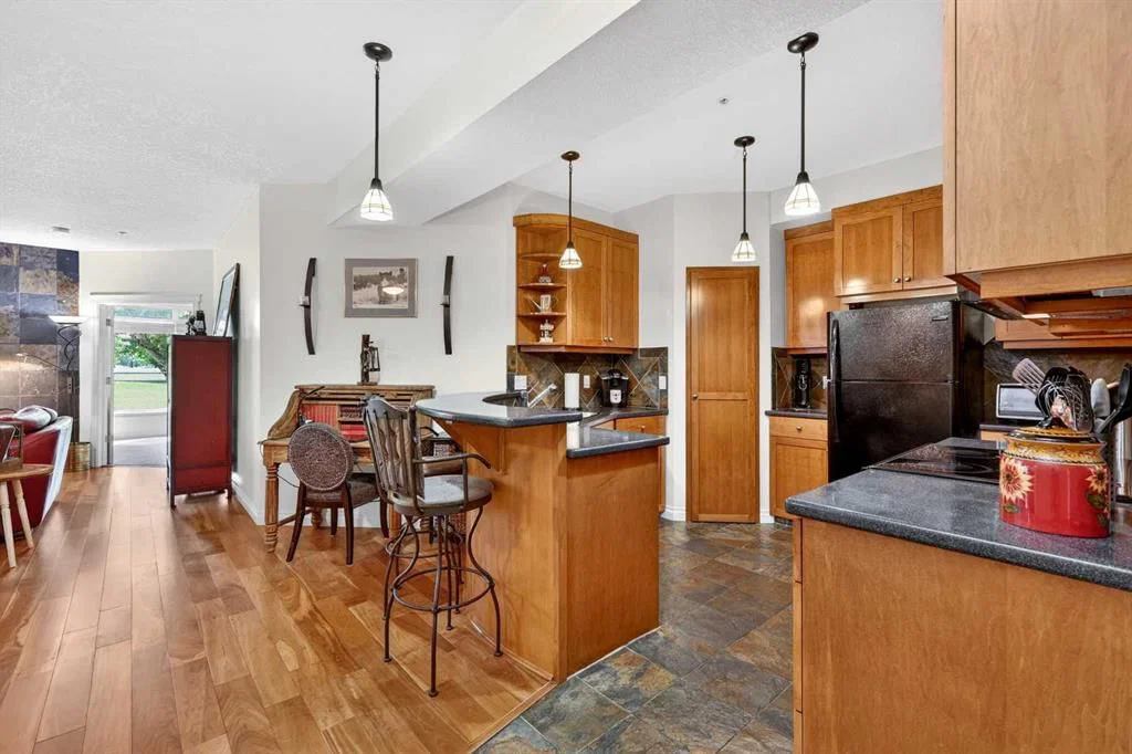 1104, 24 Hemlock Crescent SW, Calgary — photo 5 of 50
