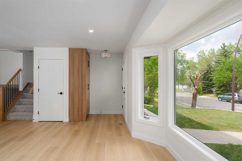 312 Queensland Road SE, Calgary — photo 5 of 48
