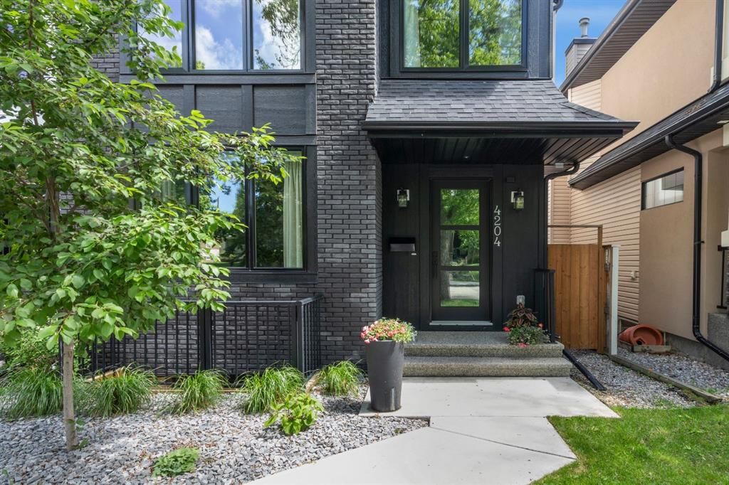 4204 16a Street SW, Calgary — photo 2 of 43