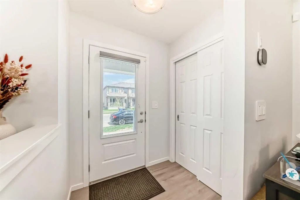 1387 148 Avenue NW, Calgary — photo 5 of 47