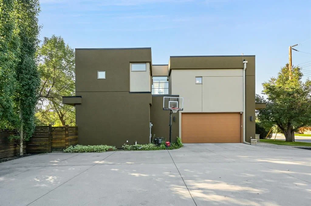 3926 9 Street SW, Calgary — photo 2 of 50
