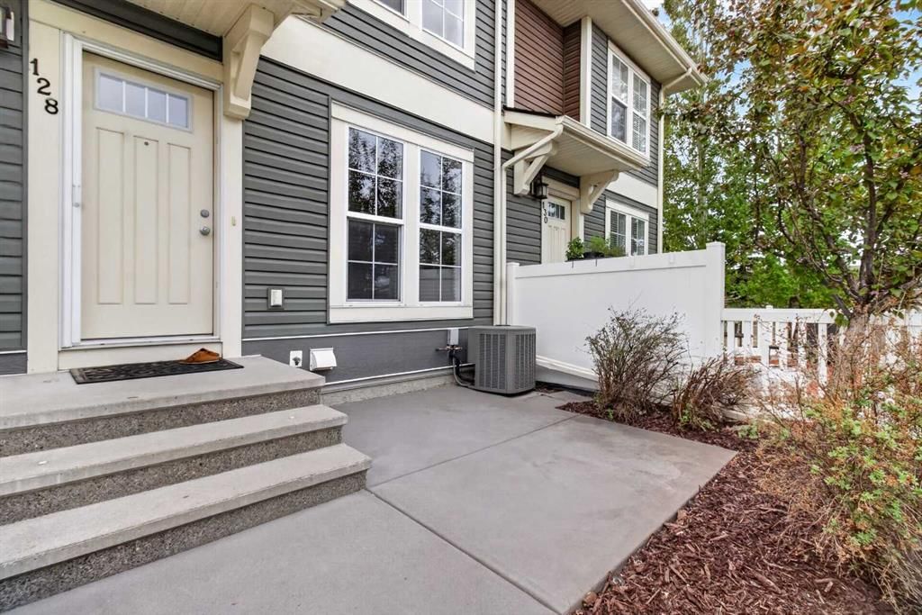 128 Auburn Bay Common SE, Calgary — photo 2 of 38