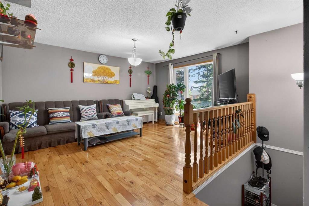 124 Falchurch Crescent NE, Calgary — photo 3 of 29
