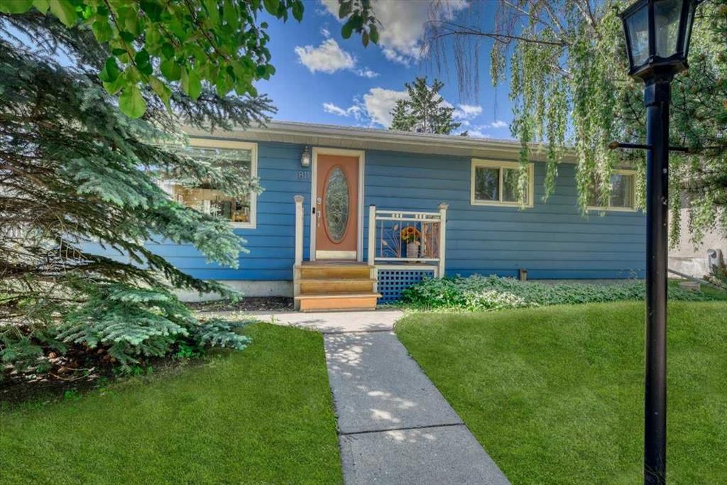 811 Southmount Place SW, Calgary — photo 2 of 50