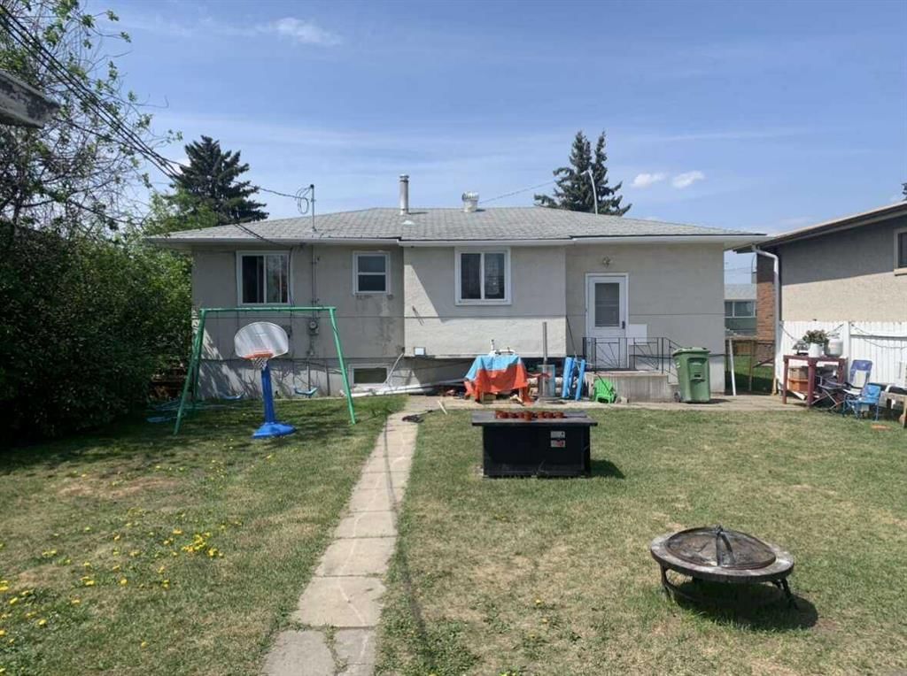 1820 41 Street SE, Calgary — photo 2 of 13
