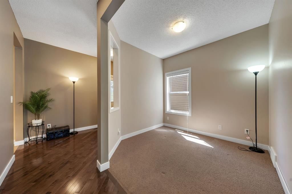32 Everoak Close SW, Calgary — photo 4 of 50