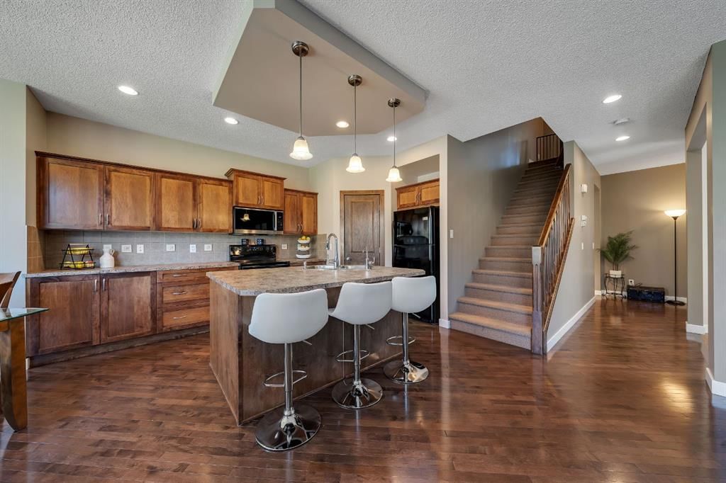 32 Everoak Close SW, Calgary — photo 5 of 50