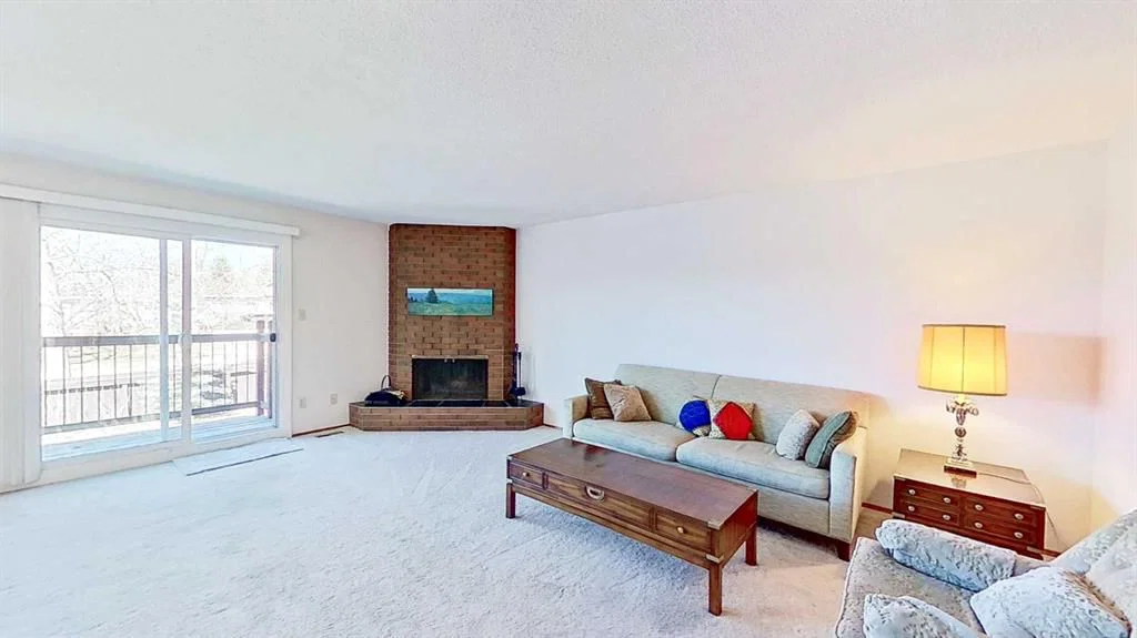 5801 Dalgleish Road NW, Calgary — photo 5 of 27
