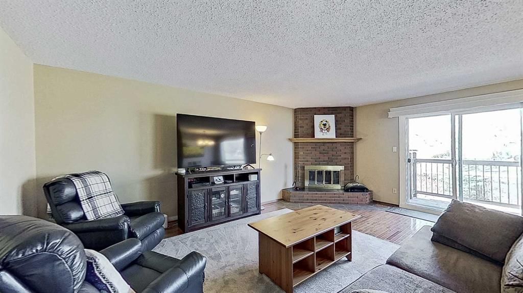5803 Dalgleish Road NW, Calgary — photo 4 of 32