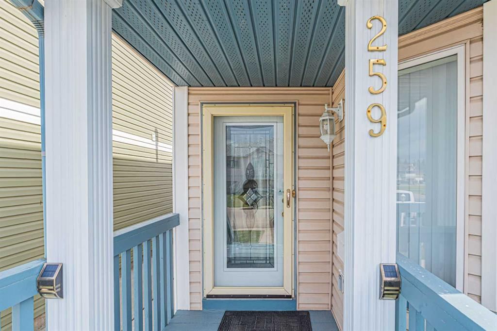 259 Carmel Close NE, Calgary — photo 4 of 49