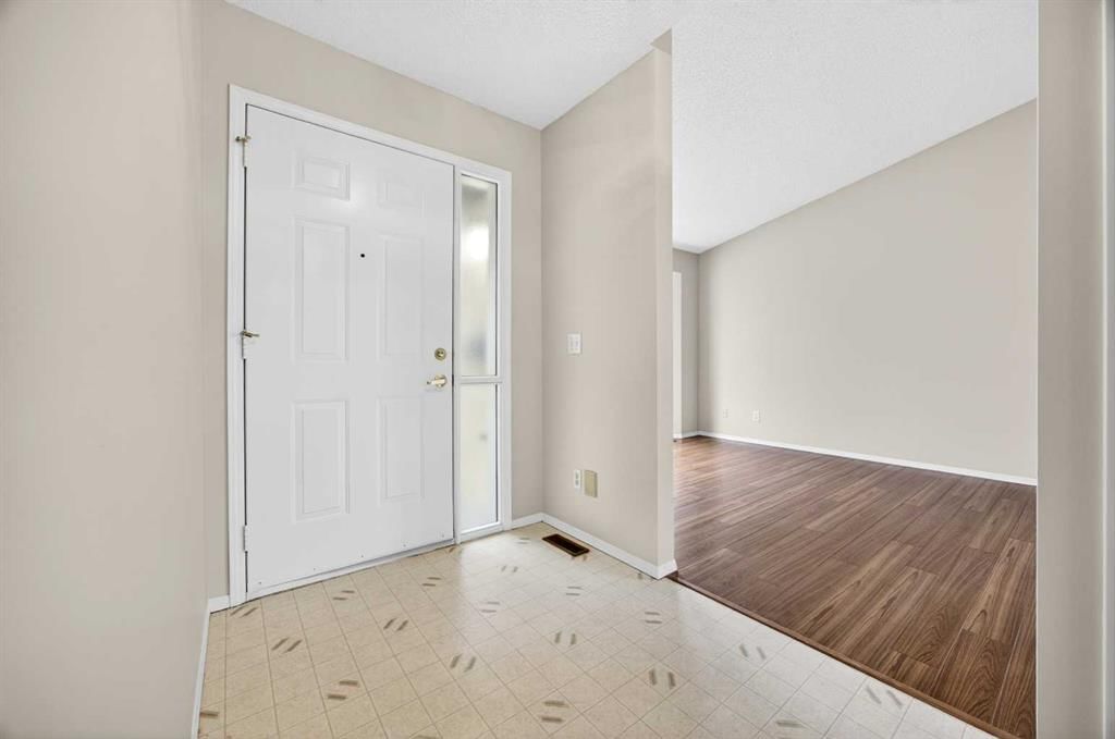 24 Edenwold Green NW, Calgary — photo 3 of 50