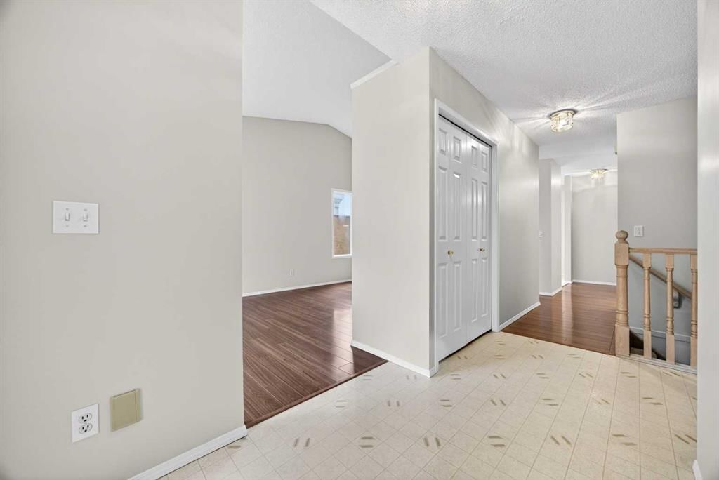 24 Edenwold Green NW, Calgary — photo 4 of 50