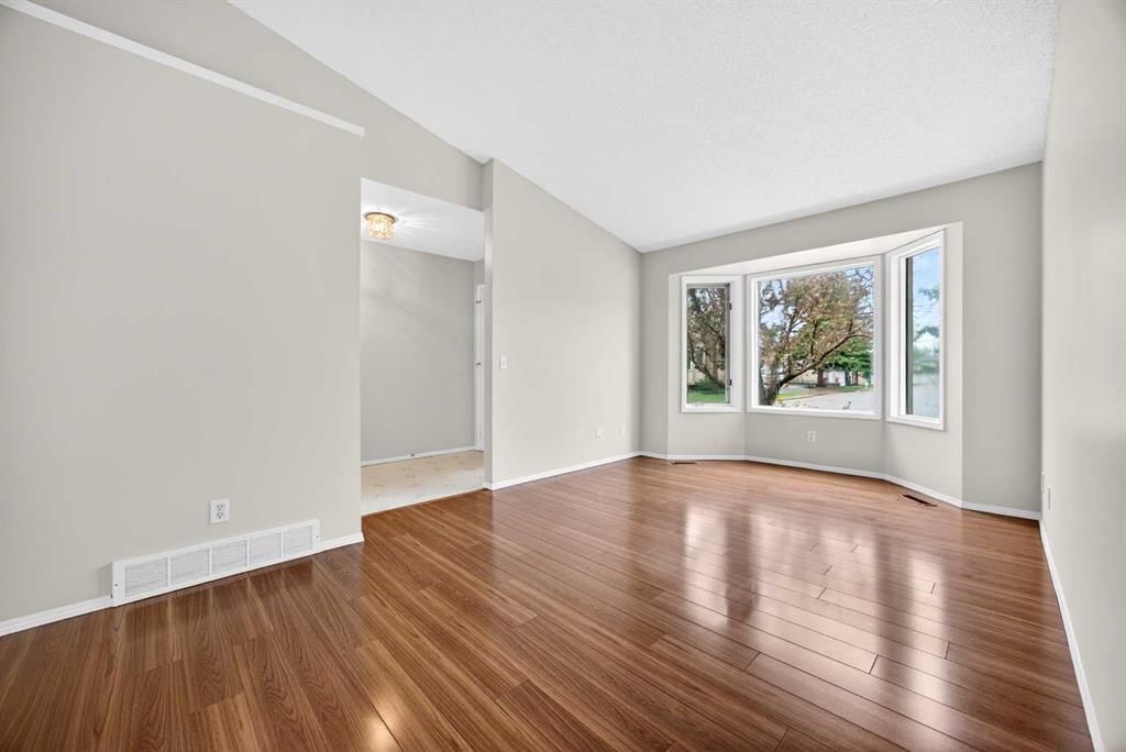 24 Edenwold Green NW, Calgary — photo 5 of 50
