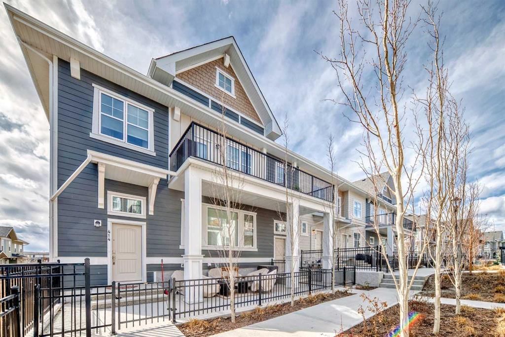 410 Cranbrook Walk SE, Calgary — photo 2 of 41