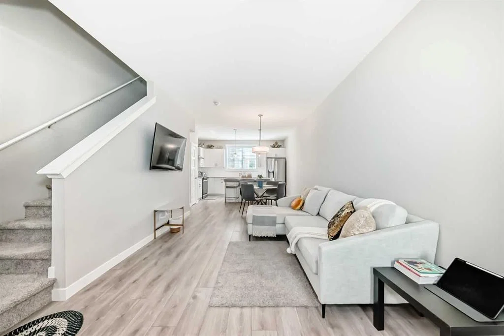 410 Cranbrook Walk SE, Calgary — photo 5 of 41