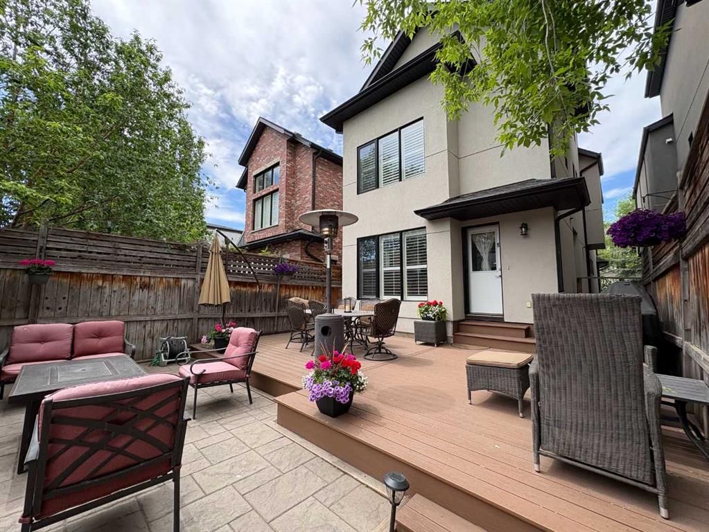 448 13 Street NW, Calgary — photo 3 of 44