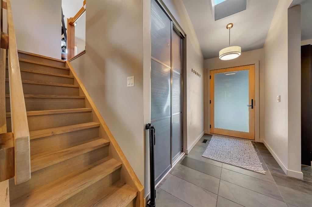 7 Deerwood Road SE, Calgary — photo 5 of 50