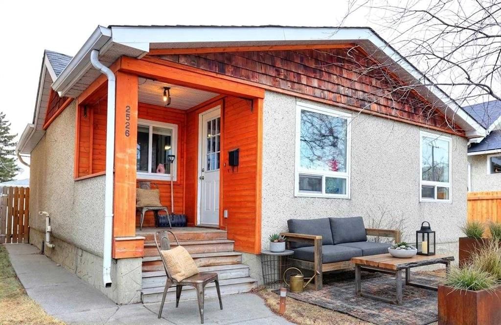 2526 16 Street SE, Calgary — main listing photo