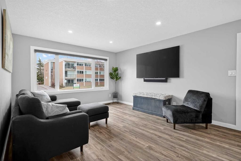 252 Allan Crescent SE, Calgary — photo 4 of 49