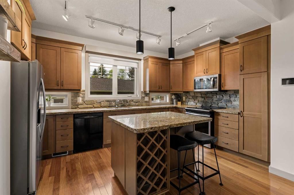 3127 40 Street SW, Calgary — photo 5 of 42