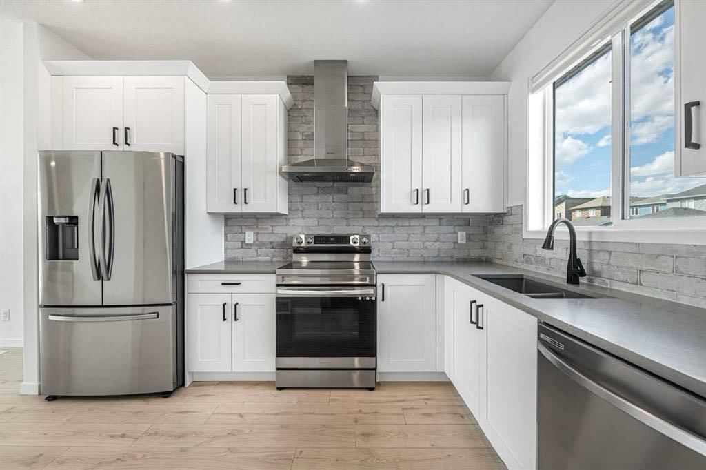 260 Belmont Boulevard SW, Calgary — photo 2 of 37
